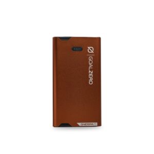 סוללת גיבוי 15Wh SHERPA15 עם כבלים L+M, תחנת כוח ניידת לאנרגיה סולארית ופוטו-וולטאית, כוללת נורות חיווי לד ומיתוג קדמי – פתרון מתקדם לטעינה ותשתיות אנרגיה מתחדשת בשטח.