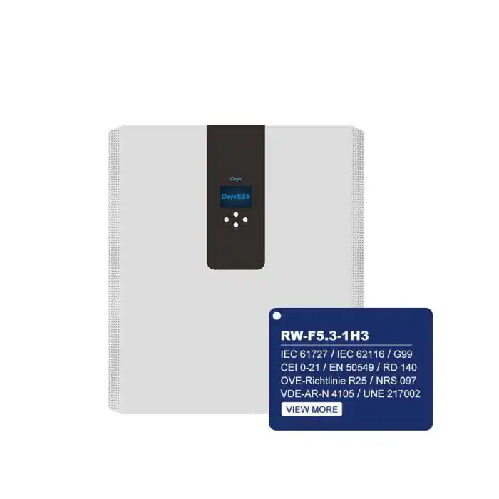 מערכת אחסון אנרגיה סולארית DEYE ALL IN ONE 5KW עם תצוגה, בקרים ותווית כחולה למפרט ייצור חשמל פוטו-וולטאי.